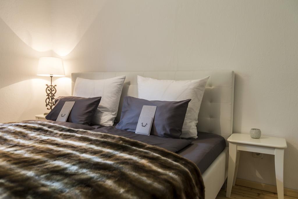 Forest Chalet, 15 Min To Salzburg Olt Town, And Most Beautiful Lakes, Secluded Location, 1,000 Sqm Garden, Mountainview, Panorama Sauna, Bath Whirlpool, Bbq&Bikes&Sunbeds For Free, Up To 10 P Golling an der Salzach Rom bilde