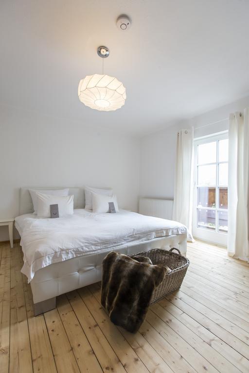 Forest Chalet, 15 Min To Salzburg Olt Town, And Most Beautiful Lakes, Secluded Location, 1,000 Sqm Garden, Mountainview, Panorama Sauna, Bath Whirlpool, Bbq&Bikes&Sunbeds For Free, Up To 10 P Golling an der Salzach Rom bilde
